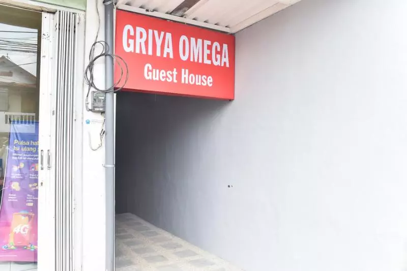 Majatalo Reddoorz Plus Near Malang Town Square