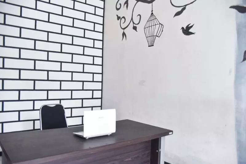 Majatalo Reddoorz Plus Near Malang Town Square