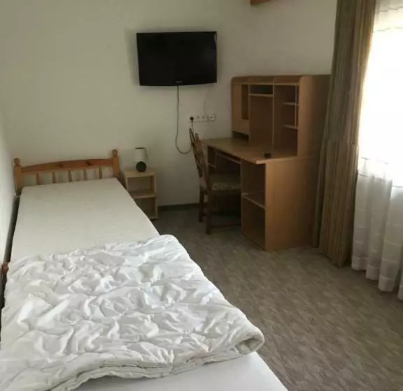 Aamiaismajoitus (B&B) Makk Marci Panzió