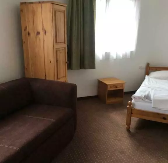 Aamiaismajoitus (B&B) Makk Marci Panzió