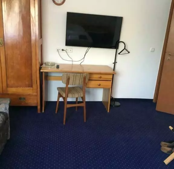 Aamiaismajoitus (B&B) Makk Marci Panzió