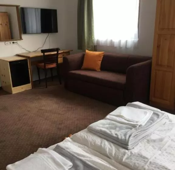 Aamiaismajoitus (B&B) Makk Marci Panzió