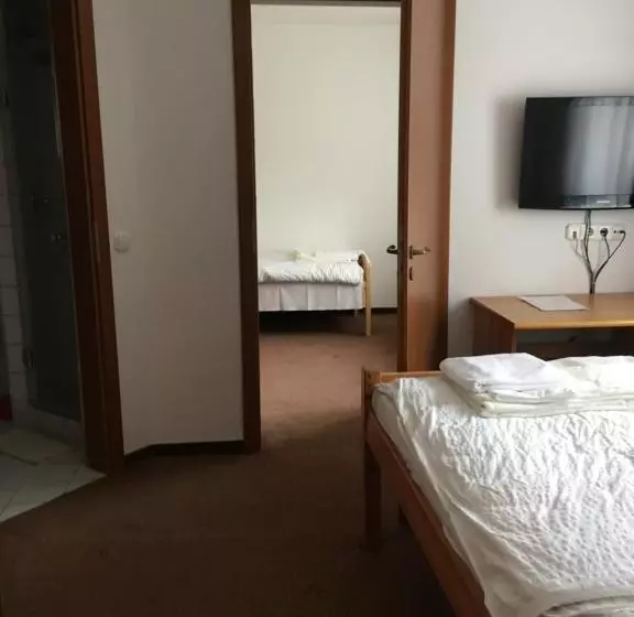 Aamiaismajoitus (B&B) Makk Marci Panzió