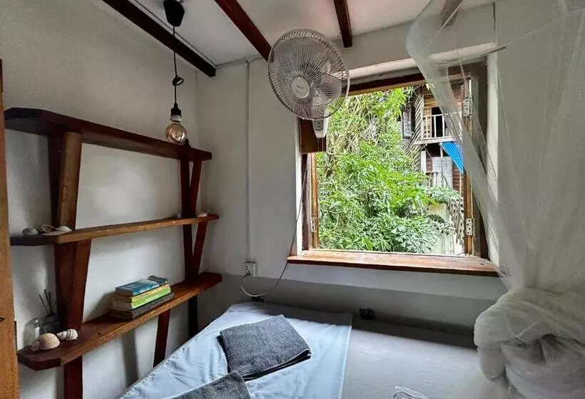 ペンション Beach House Cambodia