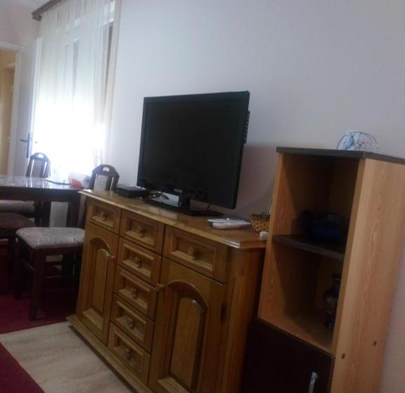 تختخواب و صبحانه Guest House Green View