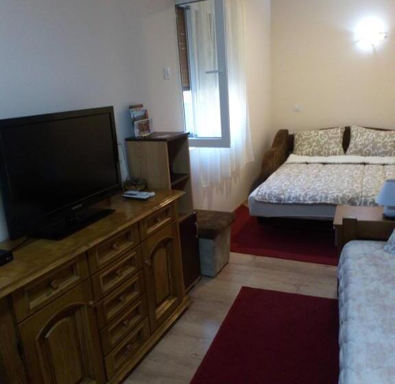 تختخواب و صبحانه Guest House Green View