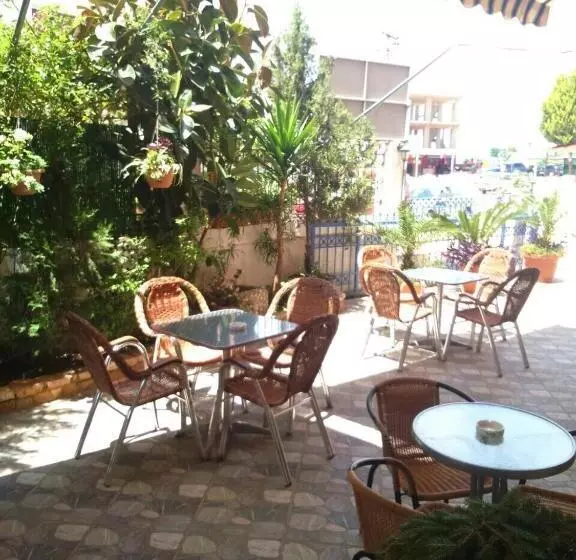 Biraci Residence
