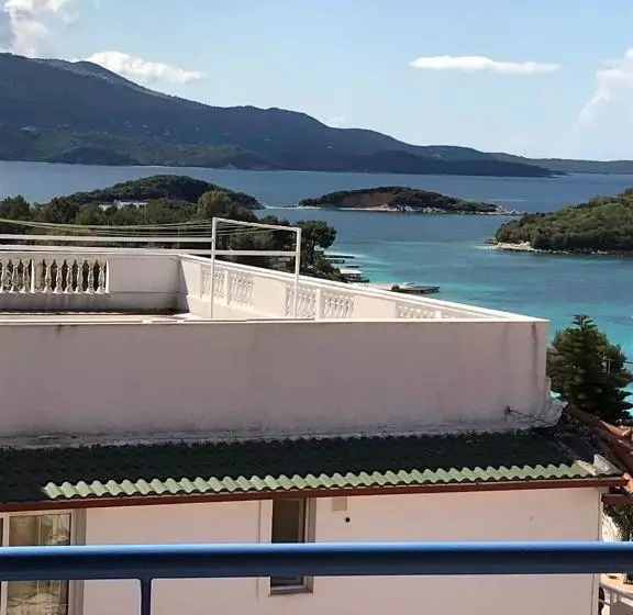 Biraci Residence