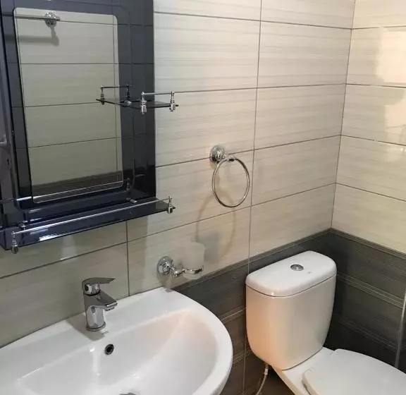 Biraci Residence