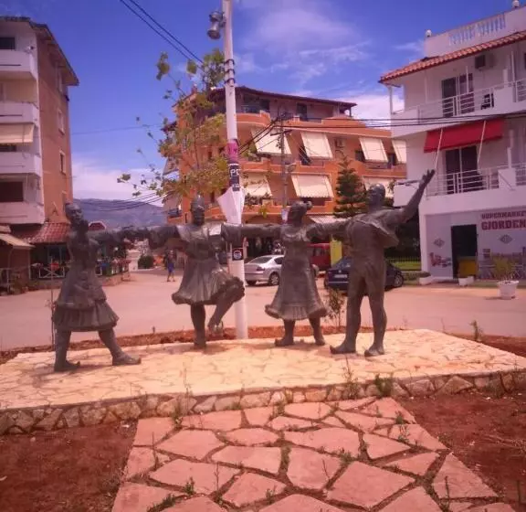 Biraci Residence