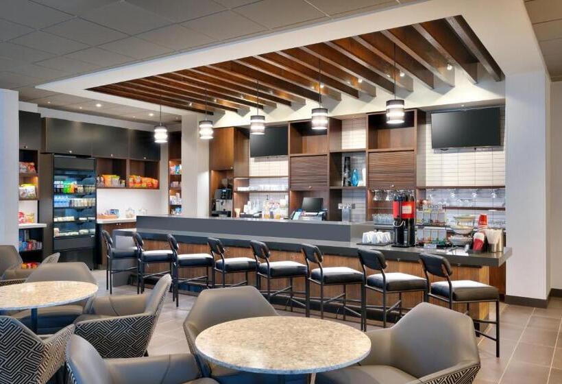 בית מלון כפרי Hyatt Place Anchorage Midtown