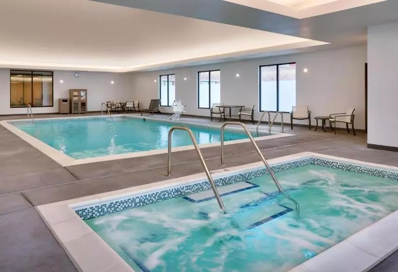 هتل Hyatt Place Anchorage Midtown