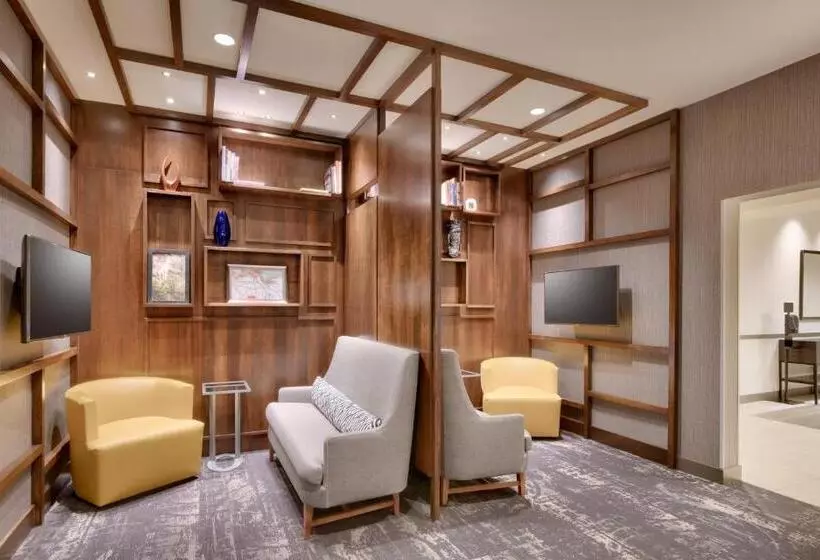 هتل Hyatt Place Anchorage Midtown