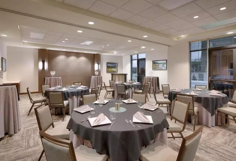 هتل Hyatt Place Anchorage Midtown