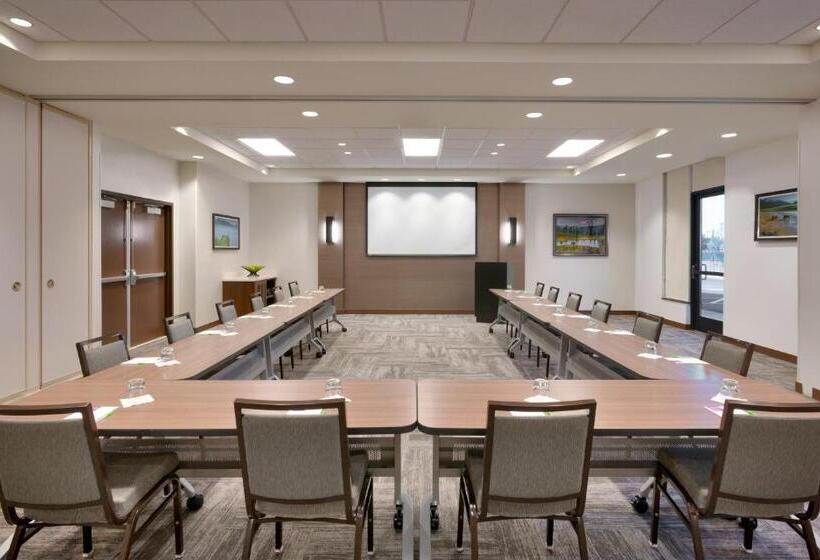 בית מלון כפרי Hyatt Place Anchorage Midtown