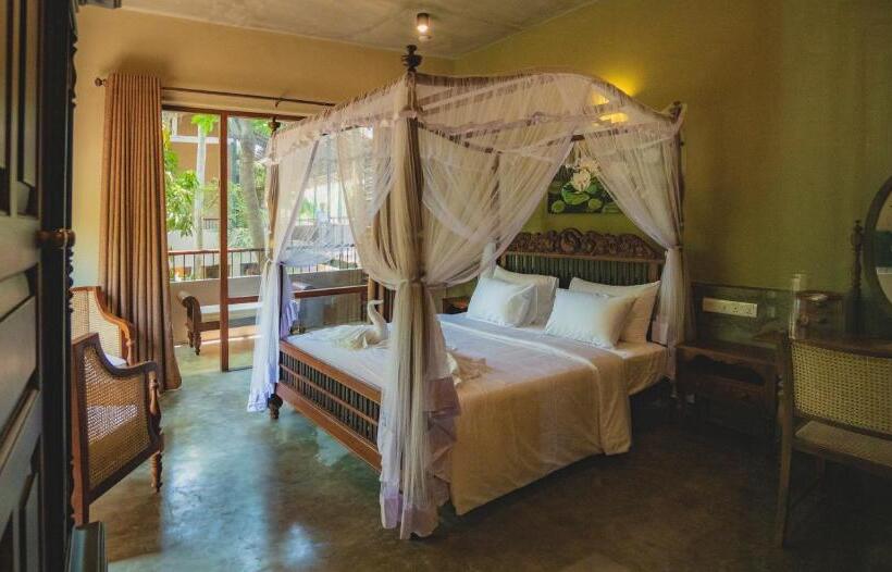 Ayur Ayur Resort & Ayurveda Retreat