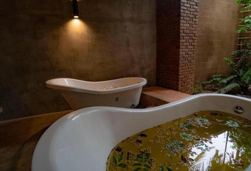 Ayur Ayur Resort & Ayurveda Retreat