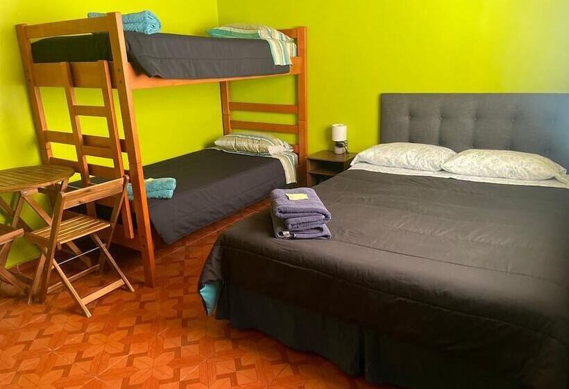 پانسیون Hostal Sairi