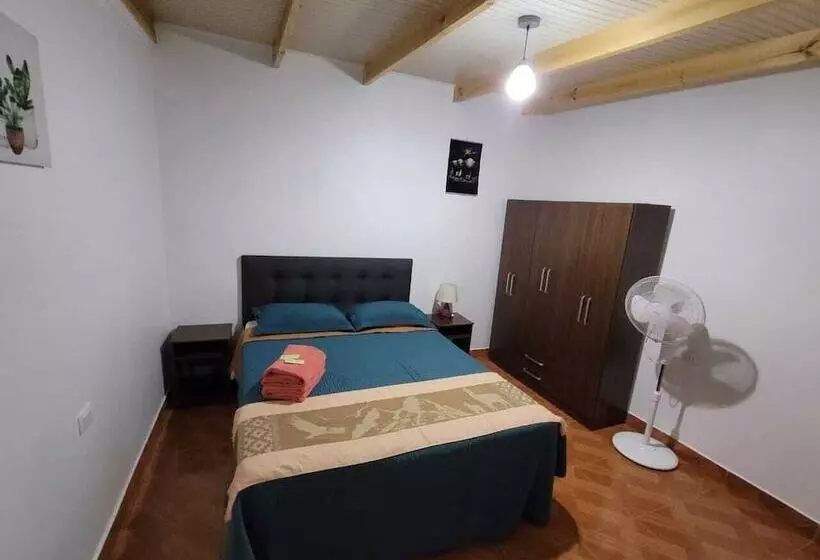 پانسیون Hostal Sairi