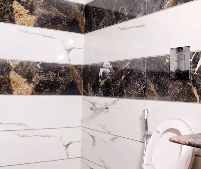 پانسیون New Frontier