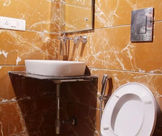 پانسیون New Frontier