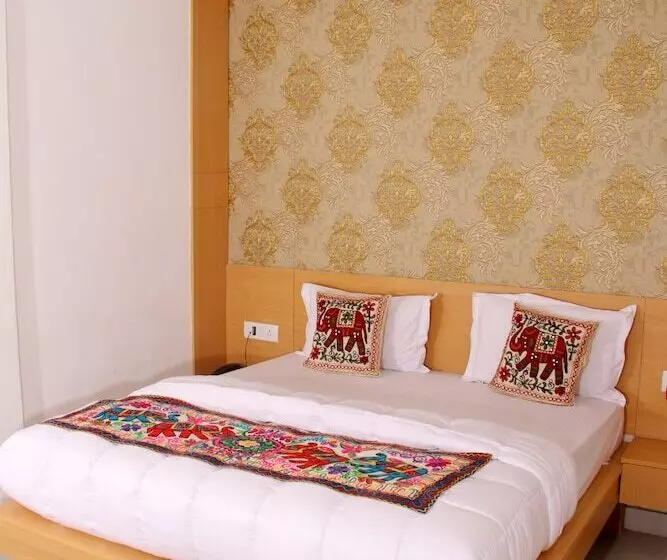 پانسیون New Frontier