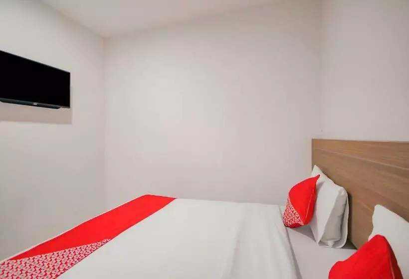 ホテル Oyo 623 Mmtc Residence