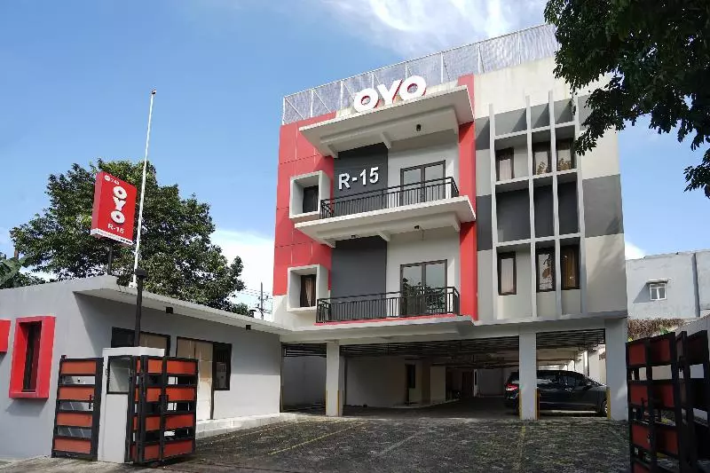 ホテル Oyo 748 R15