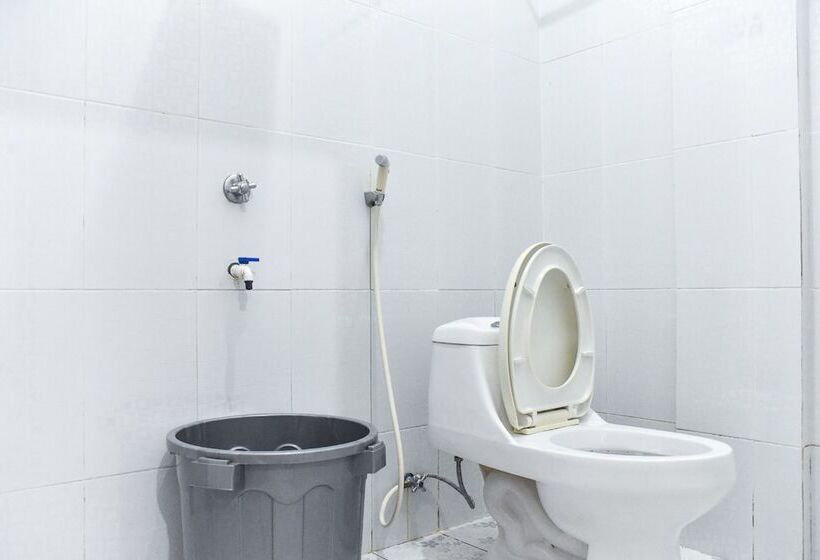 בית מלון כפרי Reddoorz Near Sultan Hasanuddin Airport 2