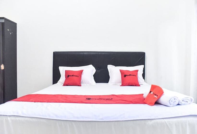 בית מלון כפרי Reddoorz Near Sultan Hasanuddin Airport 2