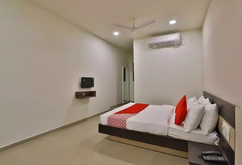 Oyo Flagship 30791 Hotel Shagun