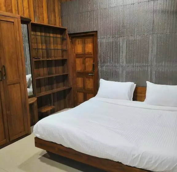 هتل Rainforest Resort