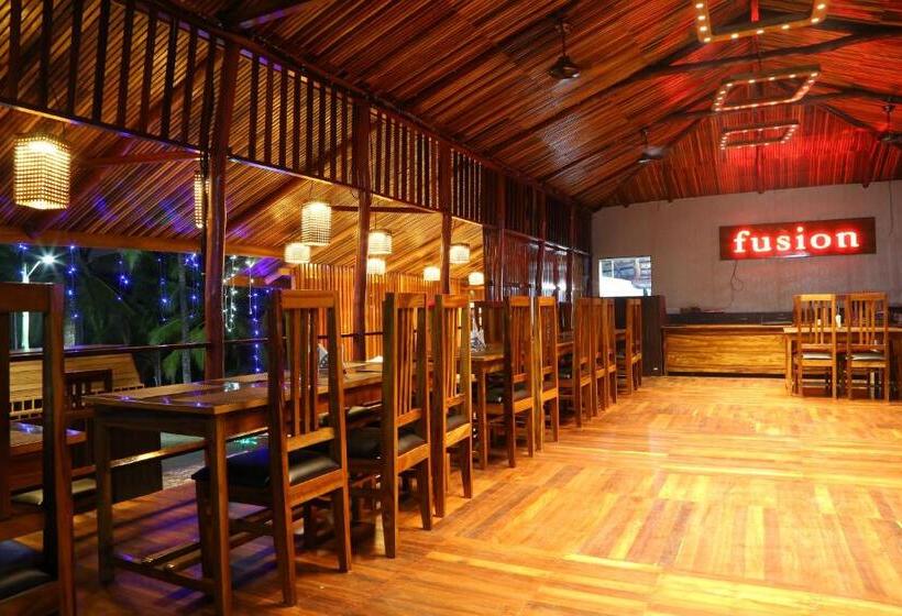 هتل Rainforest Resort