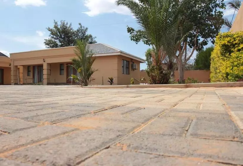 پانسیون Double L Guest Lodge Palapye