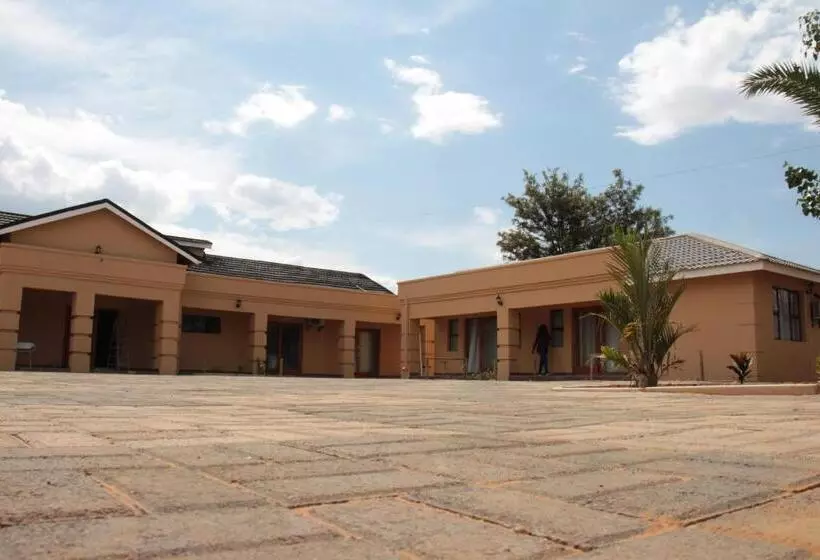 پانسیون Double L Guest Lodge Palapye