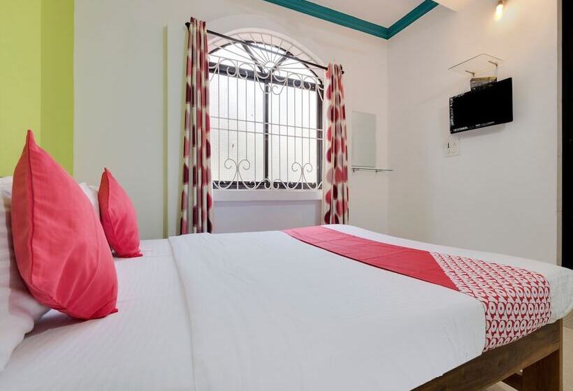 Hotel Oyo 3400 Waves 18