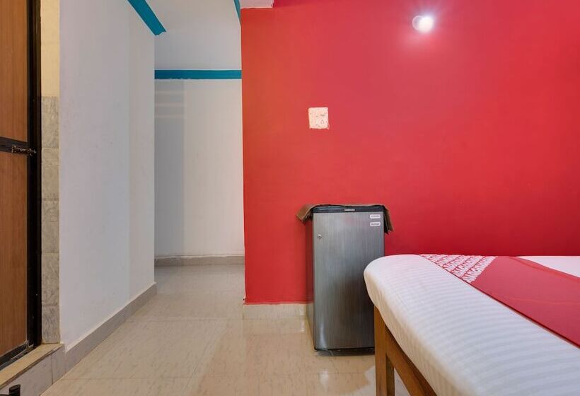 Hotel Oyo 3400 Waves 18