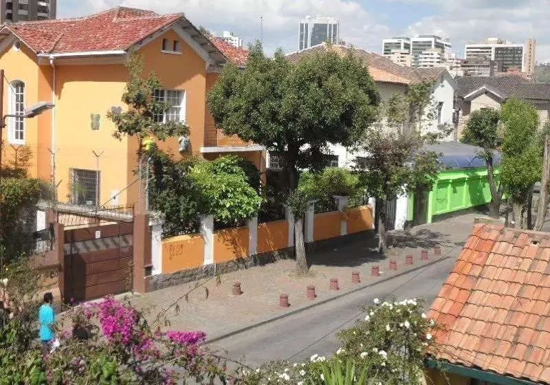 پانسیون Hostal Volunteer House