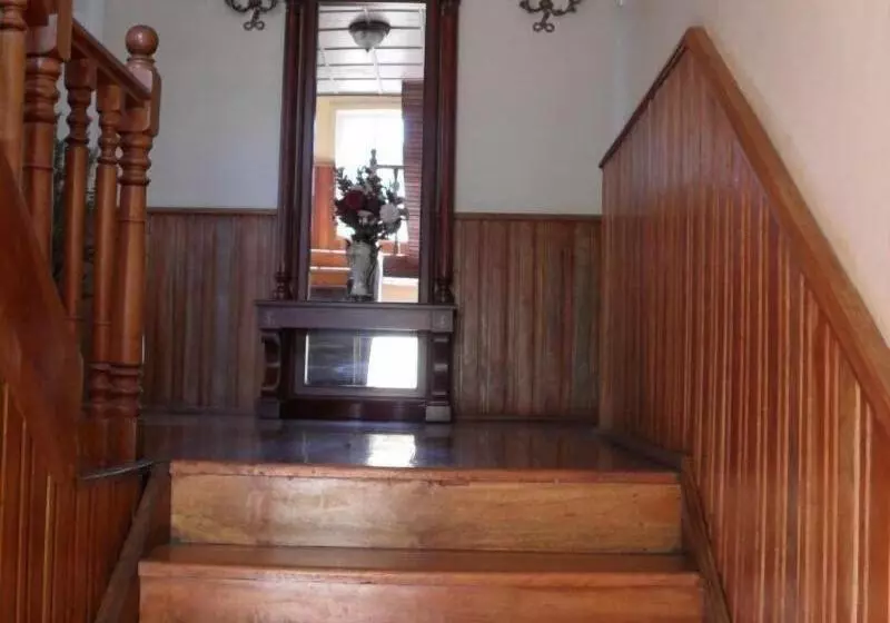 پانسیون Hostal Volunteer House
