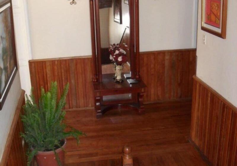 Panzió Hostal Volunteer House