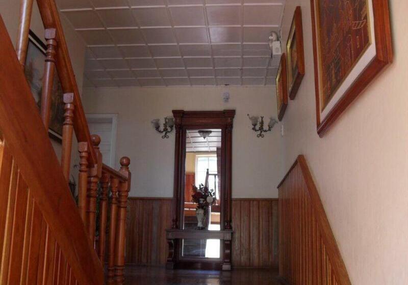 Panzió Hostal Volunteer House