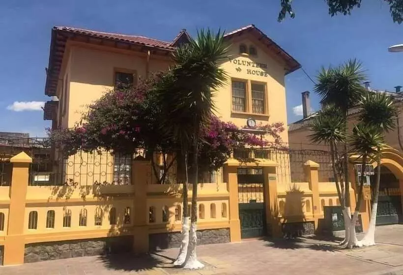 پانسیون Hostal Volunteer House