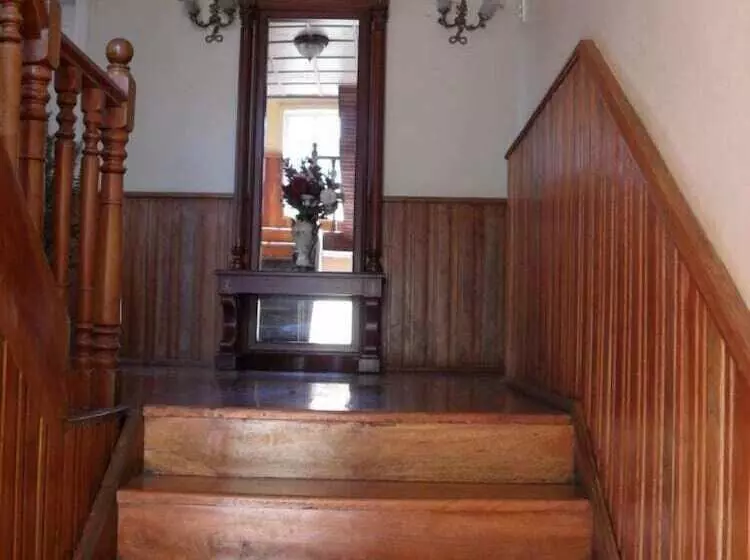 پانسیون Hostal Volunteer House