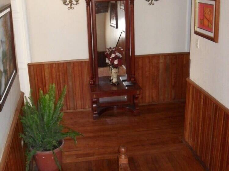 Panzió Hostal Volunteer House