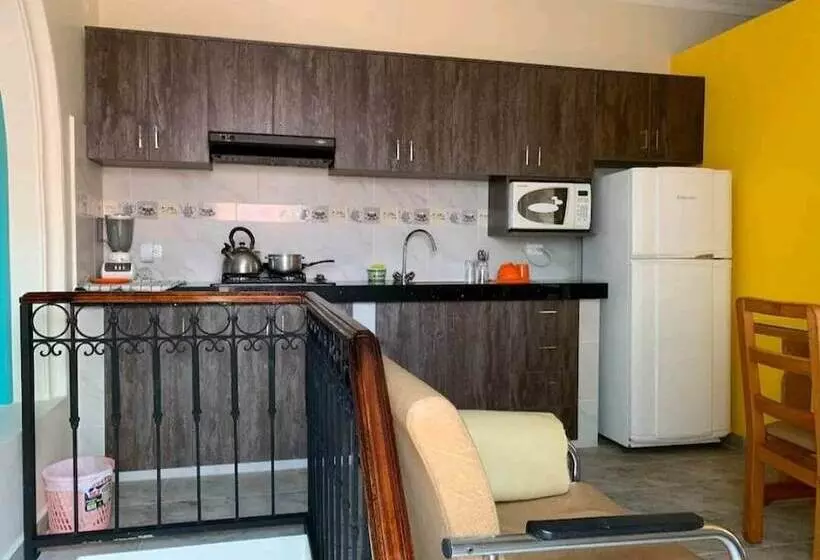 پانسیون Hostal Volunteer House