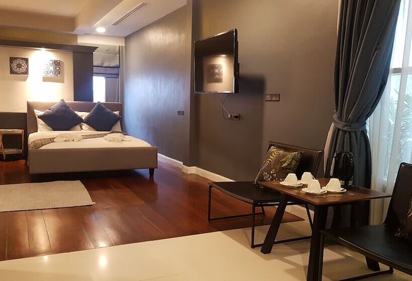 פנסיון Sea Room S At Patong