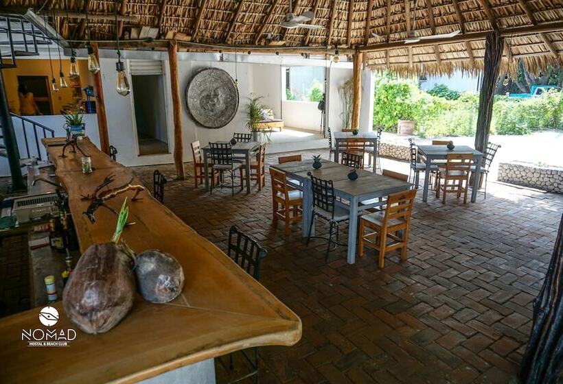 پانسیون Nomad Beach House   Hostel