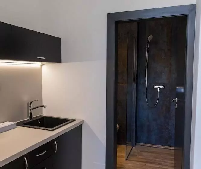 Apart Hotel Golden Apartments