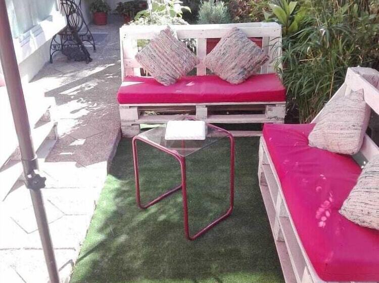 تختخواب و صبحانه La Ruta Del Jazz