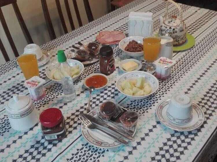 تختخواب و صبحانه La Ruta Del Jazz